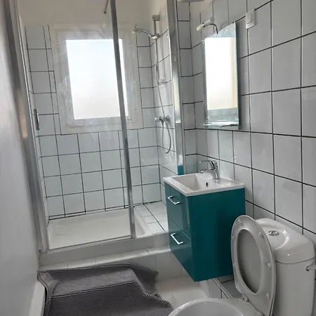 Equipe Pour 2 A 15 Minutes De Valras Daire *